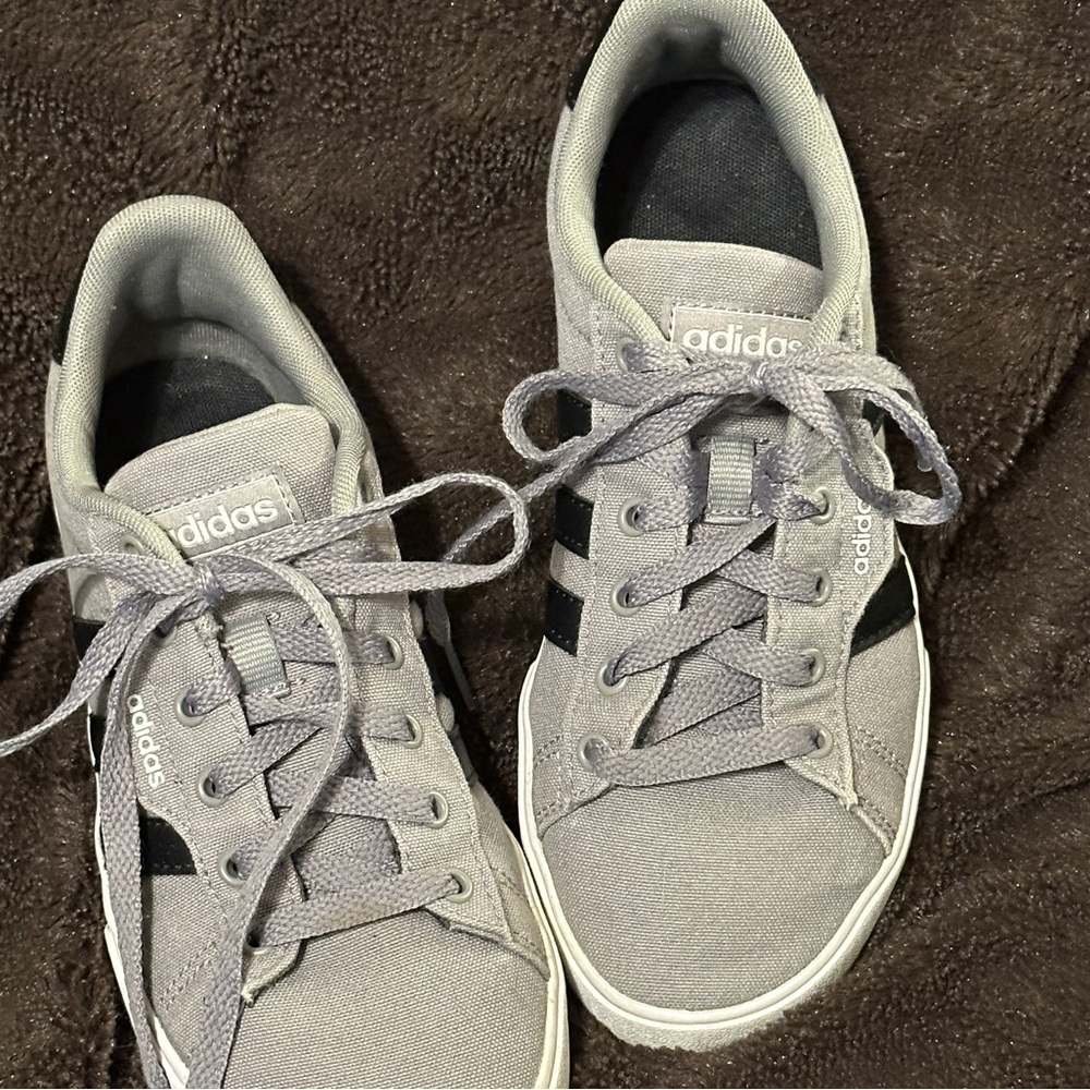 Adidas kids Gray Canvas Sneakers black stripes comfy cushioned DAILY style 4.5 - Picture 10 of 10